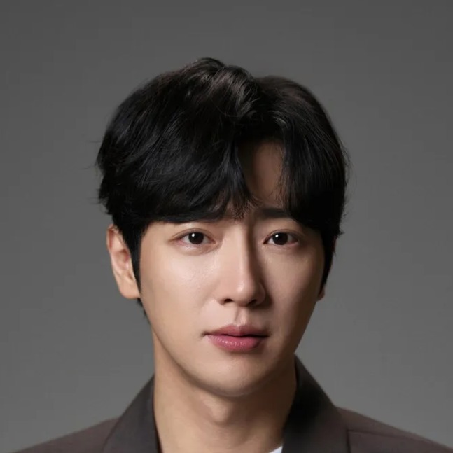 Lee Sang-Yeob