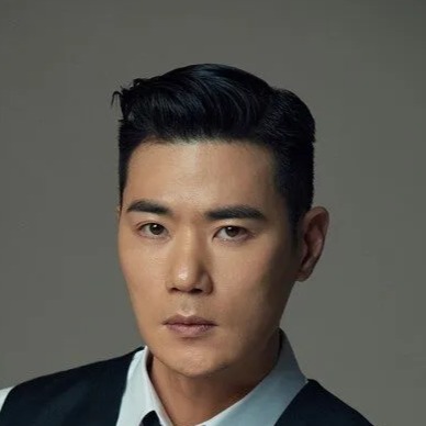 Kim Kang-Woo