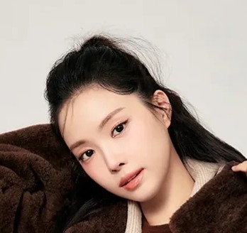 Son Na-Eun
