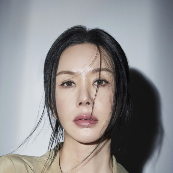 Uhm Jung-Hwa