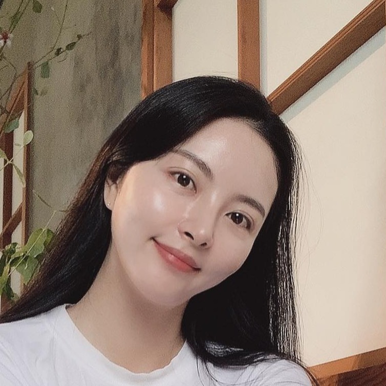 Shin Ha-Yeon