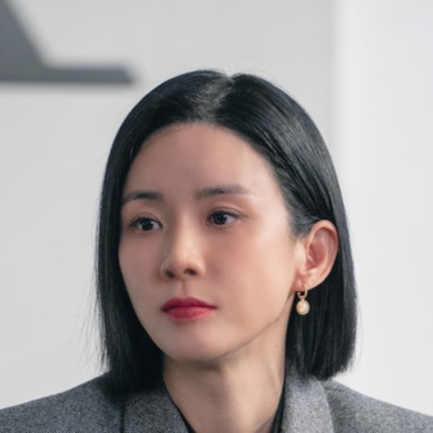 Lee Bo-Young